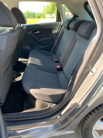 1041762-28 Volkswagen Polo 5-dörrar 1.6 TDI - 2011