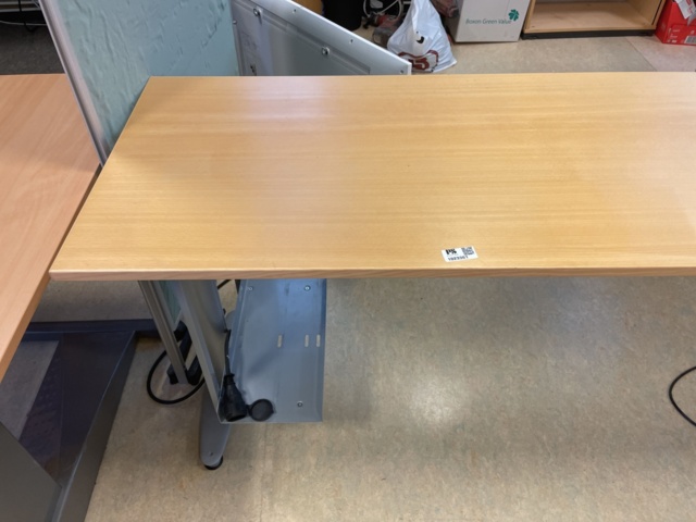 1023361-3 Raised and lowered corner desk, Kinnarps