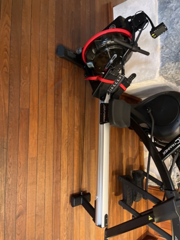 1038702-4 Life fitness rowing machine