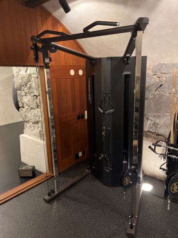 1038715-4 Cable machine Life fitness