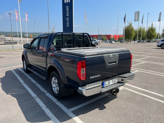 213405-3 Nissan Navara double cab 2.5 dCi 4x4 - 2010