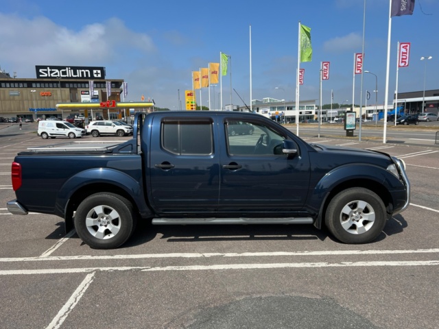 213405-6 Nissan Navara double cab 2.5 dCi 4x4 - 2010