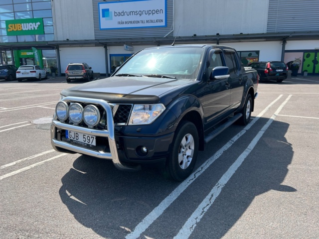 213405-10 Nissan Navara double cab 2.5 dCi 4x4 - 2010