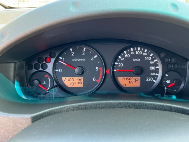 213405-18 Nissan Navara double cab 2.5 dCi 4x4 - 2010