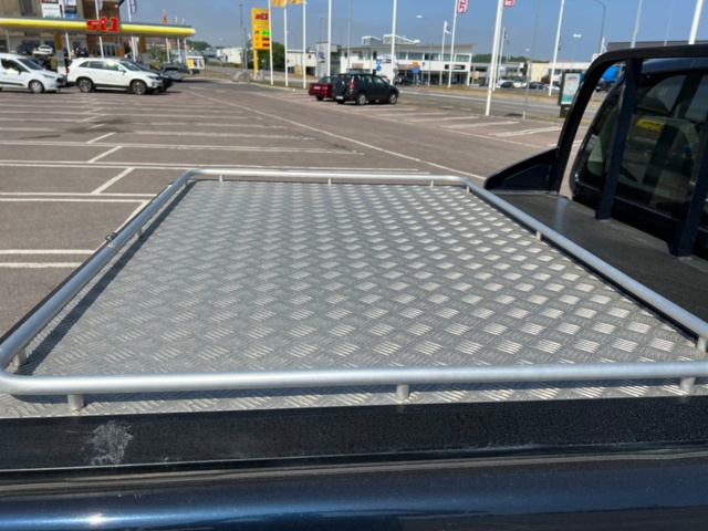 213405-30 Nissan Navara double cab 2.5 dCi 4x4 - 2010