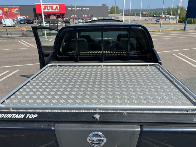 213405-31 Nissan Navara double cab 2.5 dCi 4x4 - 2010