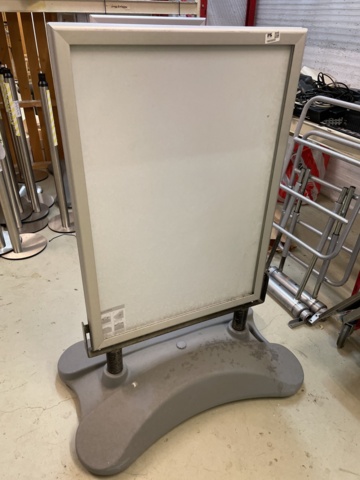 1041837-2 Street talker