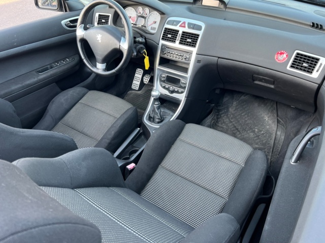 213406-11 Peugeot 307 CC 2.0 Manual, 136hp - 2004