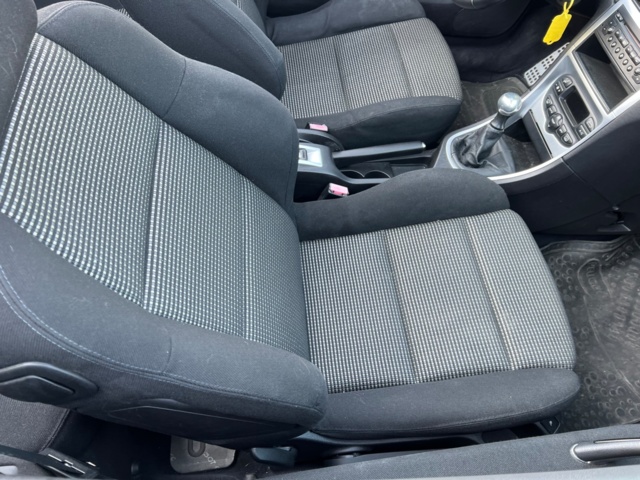 213406-12 Peugeot 307 CC 2.0 Manual, 136hp - 2004