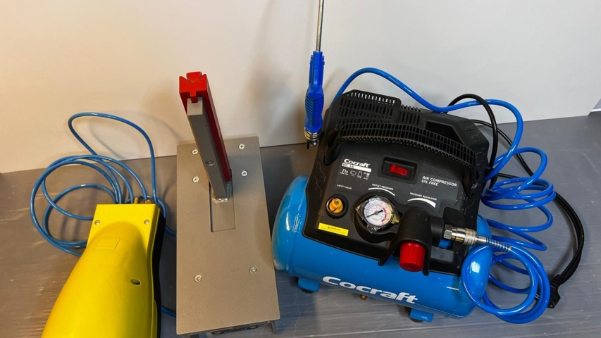 1013083-2 Maskin för att göra bokstäver till skyltar mm