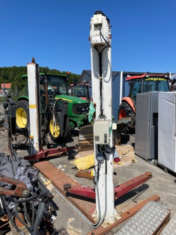 1042125-2 Two-pillar lift Stenhøj DS2 M&E