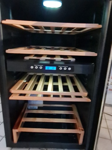 1042423-3 Hoover wine cooler