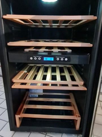 1042423-4 Hoover wine cooler