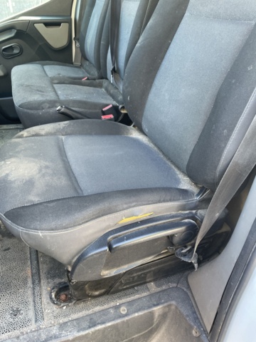 1042187-29 Renault Master 3.5 T 2.3 dCi - 2012