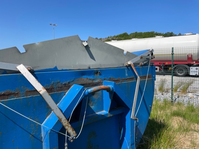 1042452-11 Asfaltflak Akron Lastväxlarflak 1st