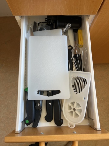 974390-6 Kitchen utensils, microwave, coffee machines etc