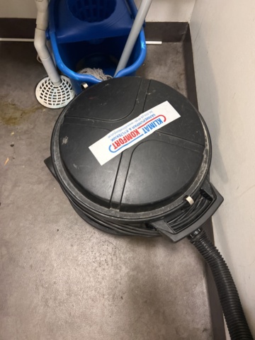 974399-2 Cleaning cupboard with equipment