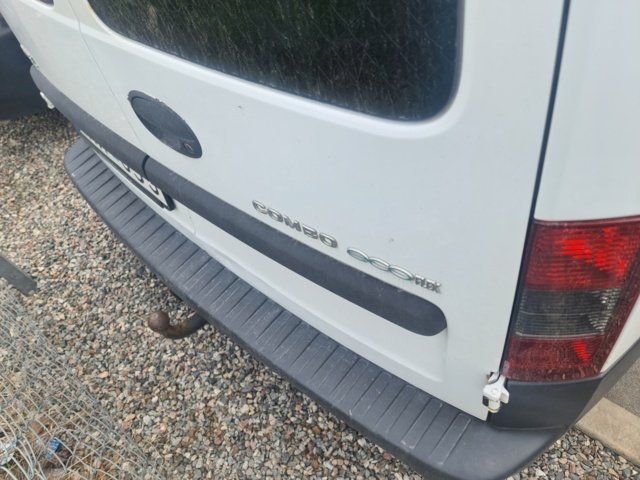 1042469-9 Opel Combo Van IP 1.6 CNG ecoFLEX - 2008