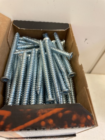 998626-8 Concrete screws
