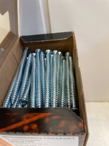 998626-14 Concrete screws