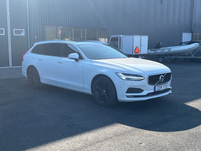 980521-3 Volvo V90 D3 - 2018