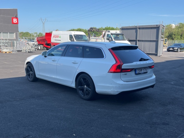 980521-7 Volvo V90 D3 - 2018