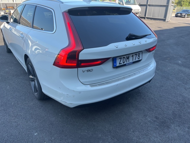 980521-19 Volvo V90 D3 - 2018
