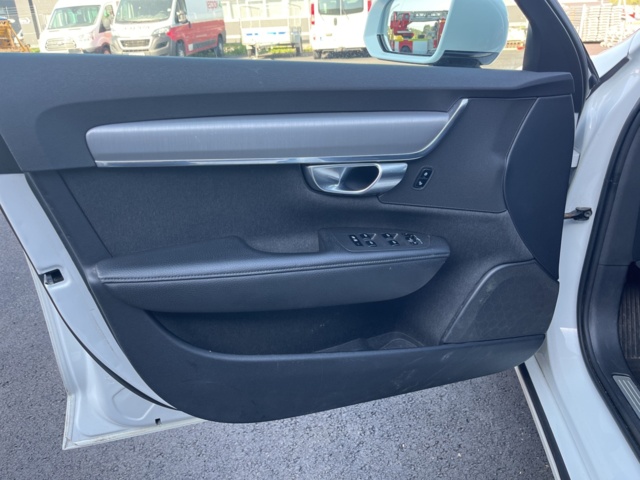 980521-24 Volvo V90 D3 - 2018