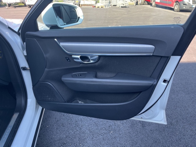 980521-29 Volvo V90 D3 - 2018