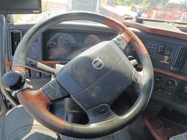 929262-70 Tractor Volvo FH16 660 6x4 -2006