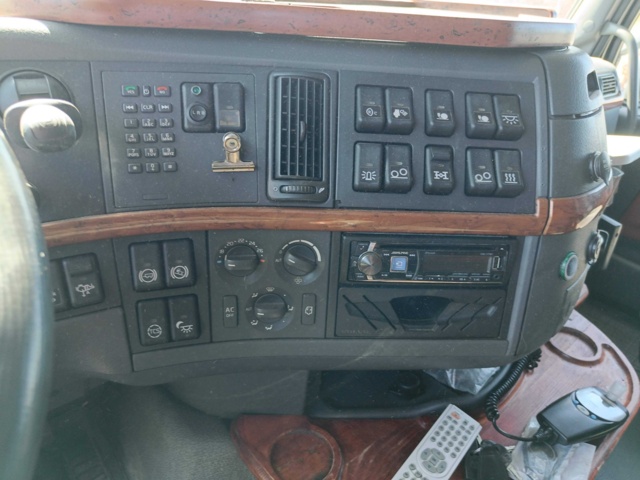 929262-71 Tractor Volvo FH16 660 6x4 -2006