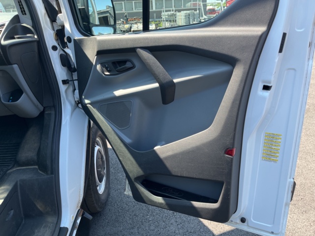 980523-30 Ford Transit Custom 270 2.2 TDCi Manual, 100hp, 2013