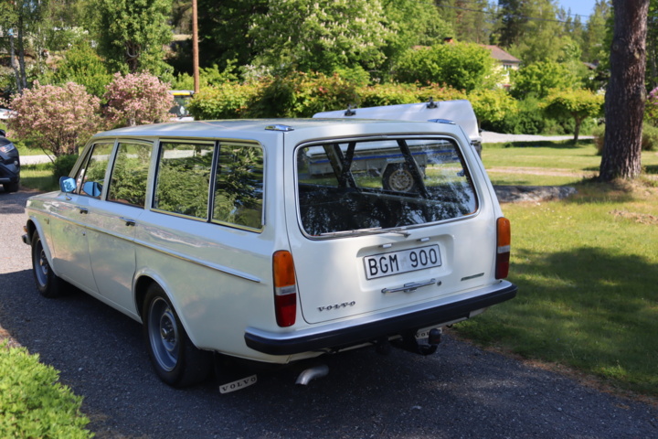 1043044-5 Volvo 145 2.2 liter B20, Manual - 1970