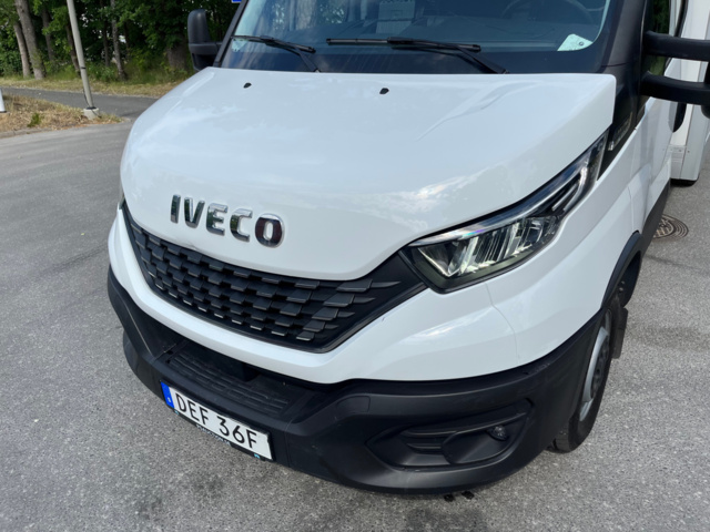 1041193-10 Iveco Daily 35-160 Chassis Cab 2.3 JTD Hi-Matic with tailgate facelift - 2021
