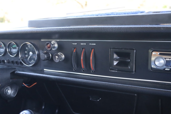 1043044-26 Volvo 145 2.2 liter B20, Manual - 1970