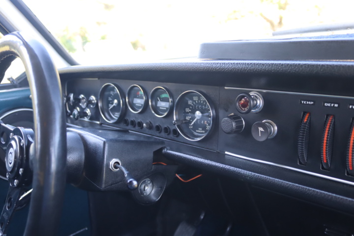 1043044-28 Volvo 145 2.2 liter B20, Manual - 1970