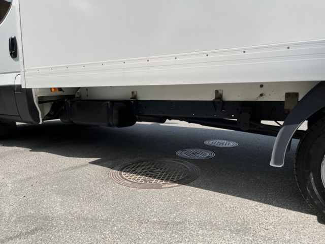 1041193-23 Iveco Daily 35-160 Chassis Cab 2.3 JTD Hi-Matic with tailgate facelift - 2021