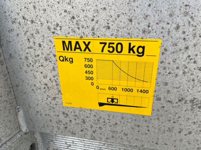 1041193-29 Iveco Daily 35-160 Chassis Cab 2.3 JTD Hi-Matic with tailgate facelift - 2021