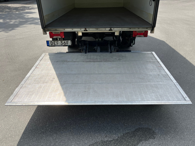 1041193-31 Iveco Daily 35-160 Chassis Cab 2.3 JTD Hi-Matic with tailgate facelift - 2021