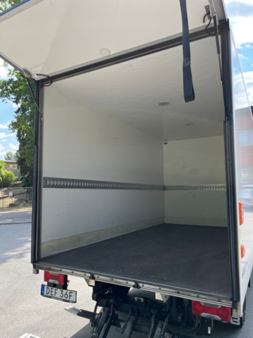 1041193-33 Iveco Daily 35-160 Chassis Cab 2.3 JTD Hi-Matic with tailgate facelift - 2021