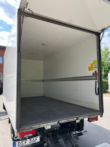 1041193-34 Iveco Daily 35-160 Chassis Cab 2.3 JTD Hi-Matic with tailgate facelift - 2021