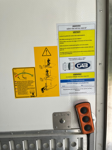 1041193-35 Iveco Daily 35-160 Chassis Cab 2.3 JTD Hi-Matic with tailgate facelift - 2021