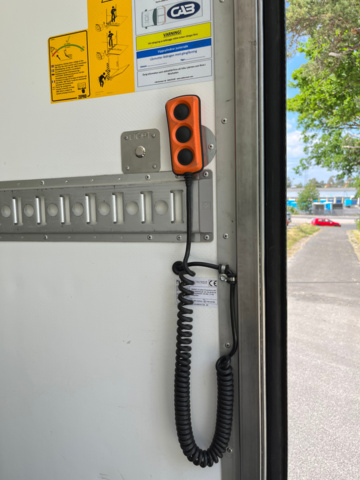 1041193-36 Iveco Daily 35-160 Chassis Cab 2.3 JTD Hi-Matic with tailgate facelift - 2021