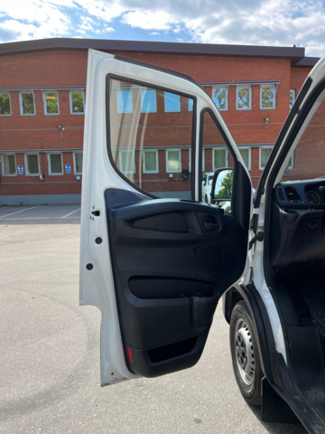 1041193-43 Iveco Daily 35-160 Chassis Cab 2.3 JTD Hi-Matic with tailgate facelift - 2021