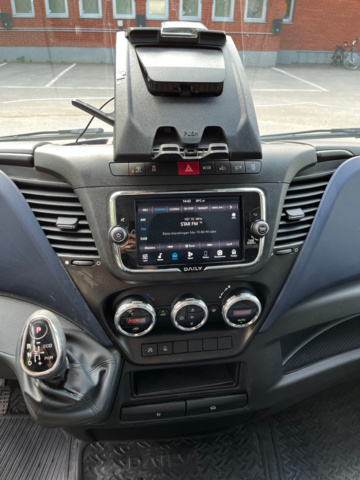 1041193-49 Iveco Daily 35-160 Chassis Cab 2.3 JTD Hi-Matic with tailgate facelift - 2021