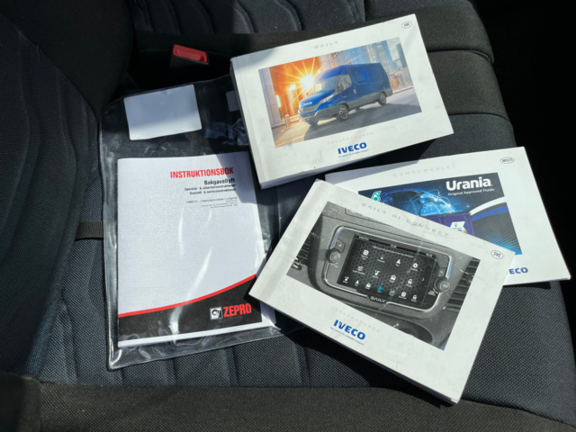 1041193-62 Iveco Daily 35-160 Chassis Cab 2.3 JTD Hi-Matic with tailgate facelift - 2021