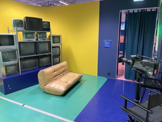 1038741-1 Studio items