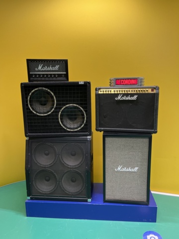 1038741-4 Studio items