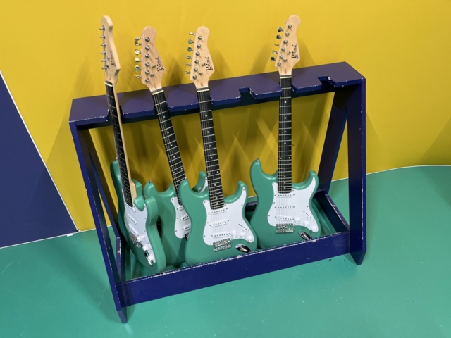 1038741-5 Studio items