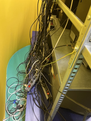 1038741-22 Studio items